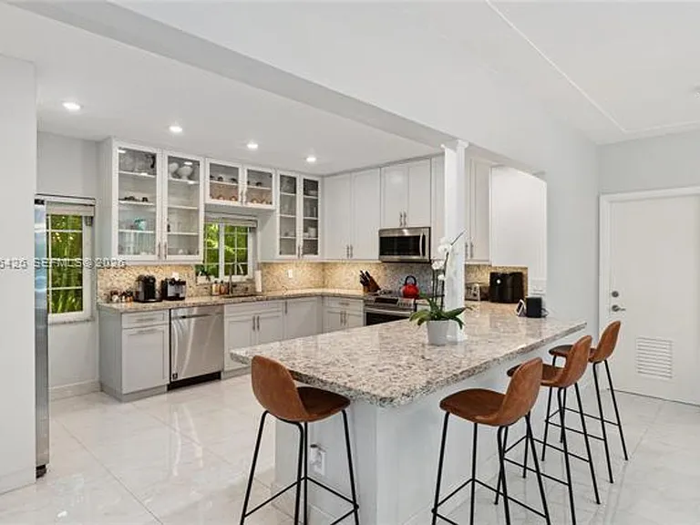 7511 Miami View Dr #7511 — Photo 14
