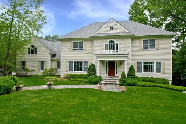 1st image of 7 Gifford Lake Dr