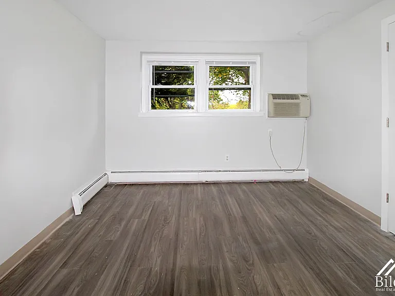Prospect Street Apartments — Photo 43