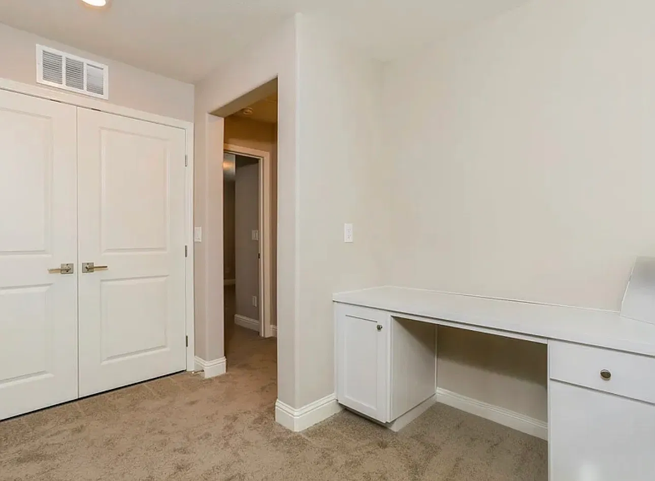 3 bed, 2.0 bath, $1,810 — Photo 4