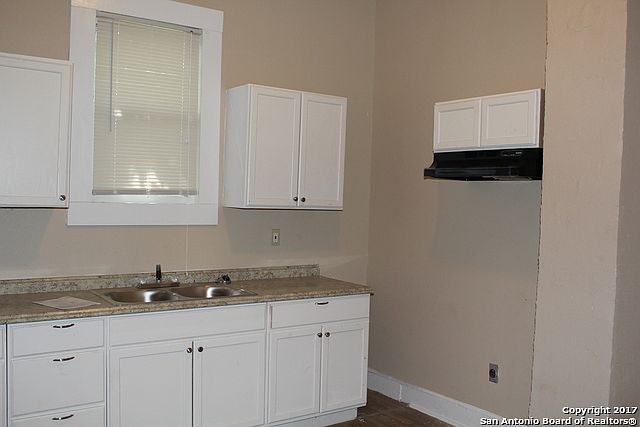 2nd image of 308 Belmont APT 2