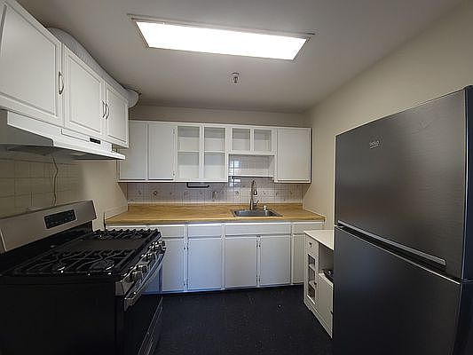 2nd image of 10-28 49th Ave #2