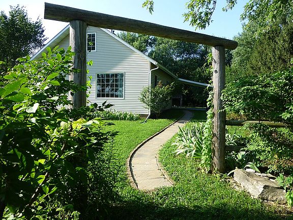 WALKWAY TO FRONT ENTRY