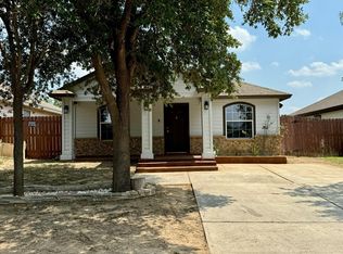 2215 Los Olivos Ln, Laredo, TX 78046