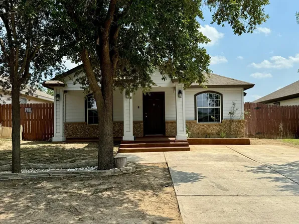 2215 Los Olivos Ln, Laredo, TX 78046