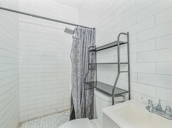 2243 Bathgate Avenue image 5 of 24