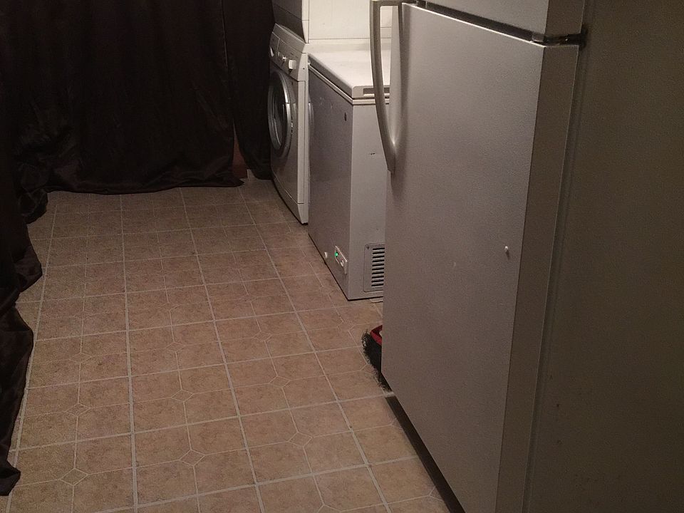 2nd image of 8 Middlecrest Pl