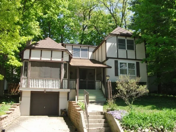 1228 Valley Rd, Twin Lakes, WI 53181