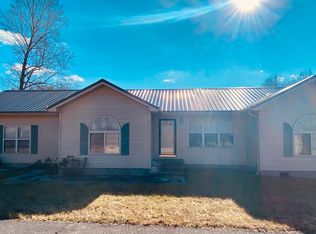 4 Camden Dr, Middlesboro, KY 40965