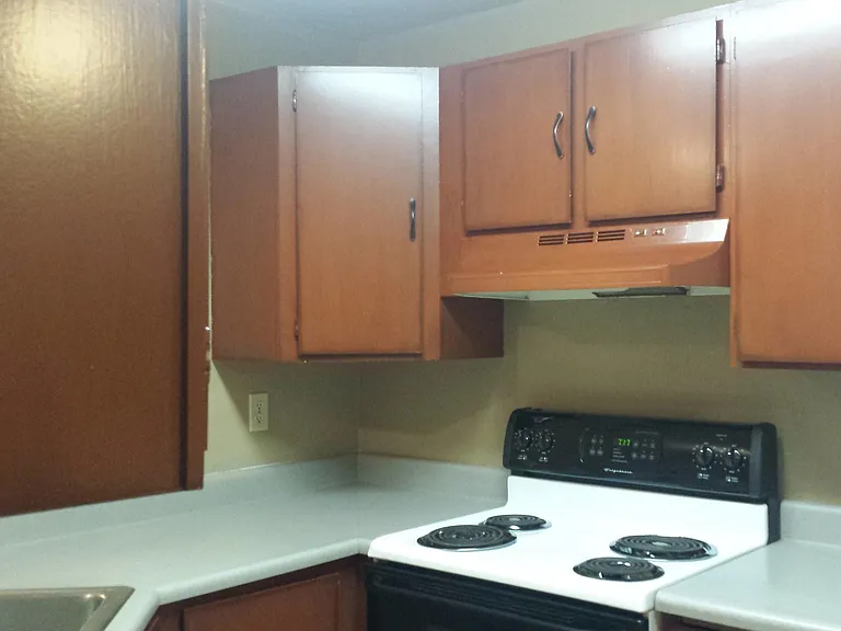 Kichen; dishwasher, refrigerador&disposal