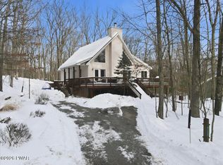 111 Candlewick Way, Lackawaxen, PA 18435