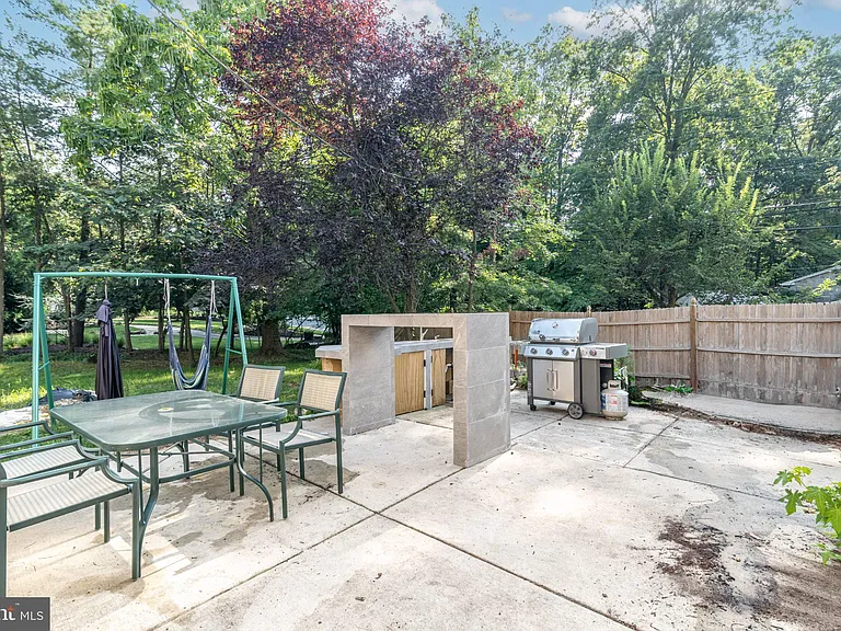 1800 Lark Ln — Photo 59