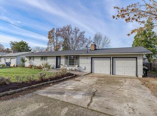 446 N Central Valley Dr, Central Pt, OR 97502