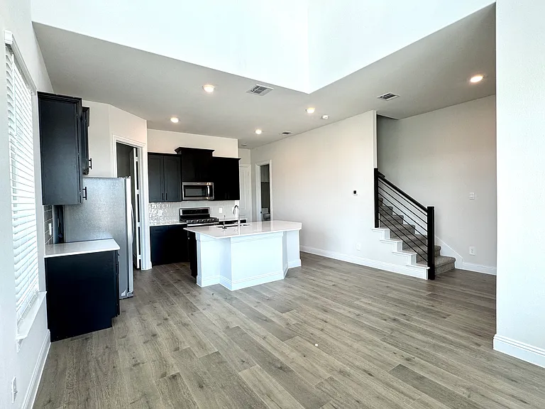 4546 Community Ct — Photo 1