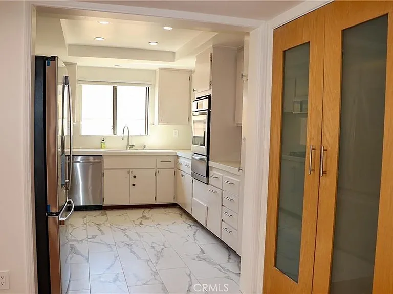 1310 Roxbury Dr #302 — Photo 3