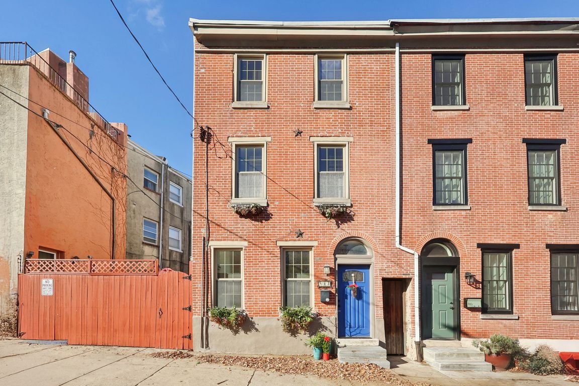 N Orianna St-S3011-001.jpg