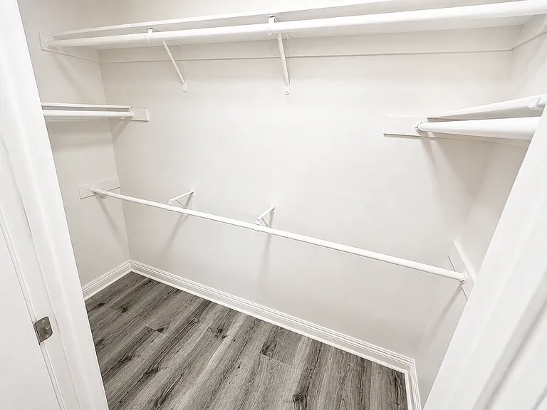 4648 Fulton Ave — Photo 8