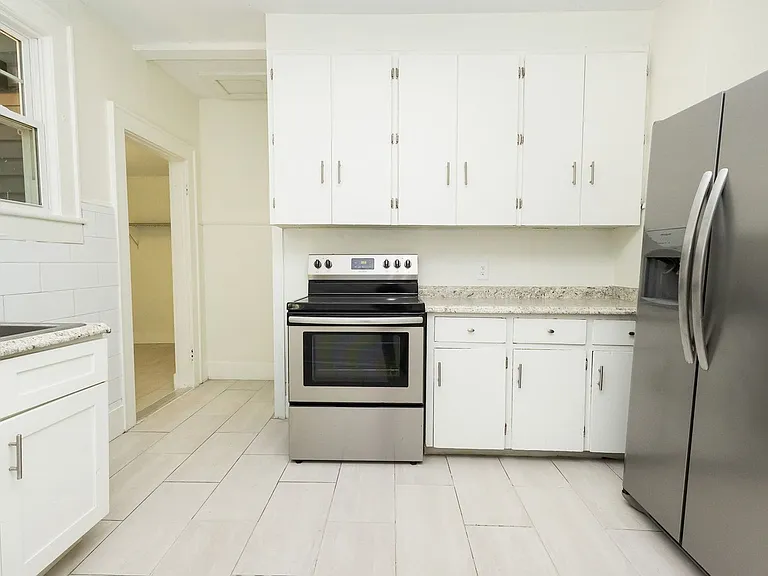 1705 Bennett Ave — Photo 9