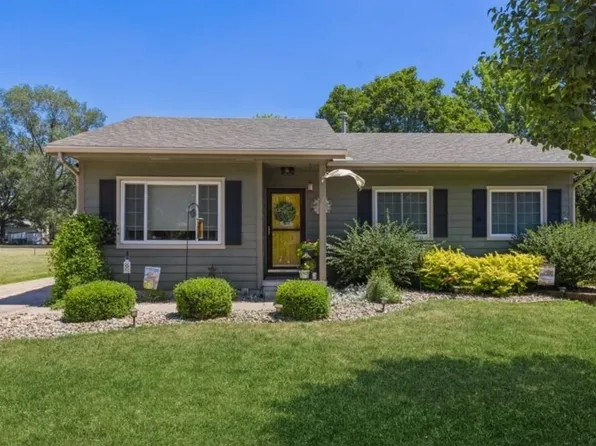 3615 E 41st Ct, Des Moines, IA 50317