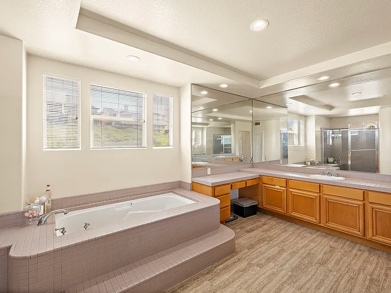 2438 Calle Aquamarina — Photo 27
