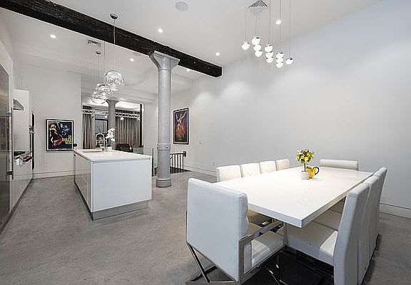 2nd image of 306 Elizabeth St Townhouse 1C
