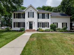 1150 Meadowview Dr, Decatur, IL 62526