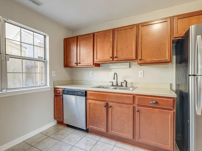 436 Peregrine St — Photo 14