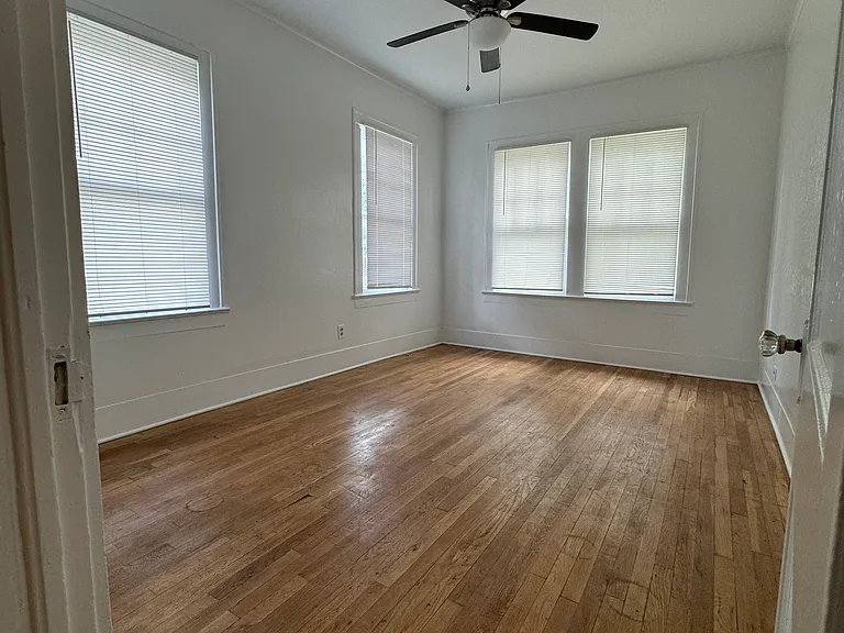 115 W Shaw St — Photo 12