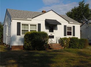 824 E 258th St, Euclid, OH 44132