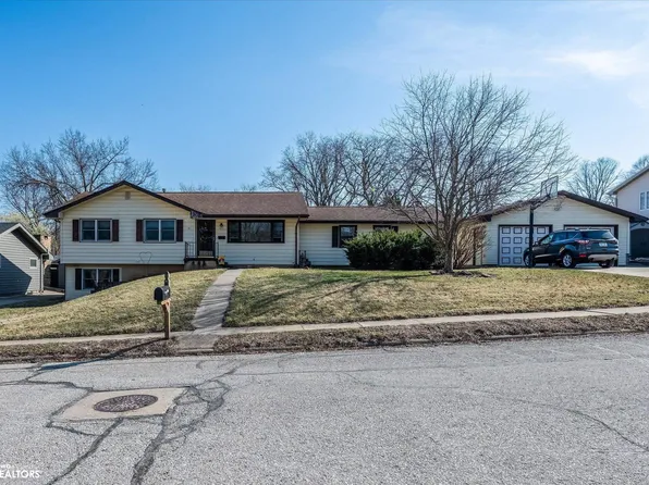 1613 Farnam St, Harlan, IA 51537