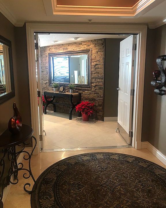  Elevator entry 