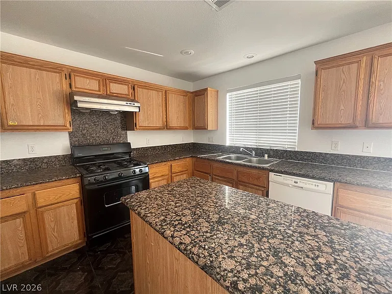 5574 Aleman Dr — Photo 5