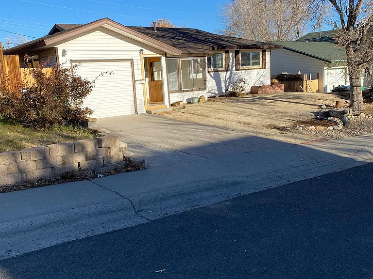 3270 Heights Dr — Photo 1