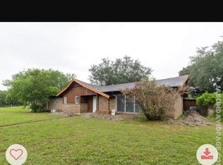 811 Stembridge St #A, Sinton, TX 78387