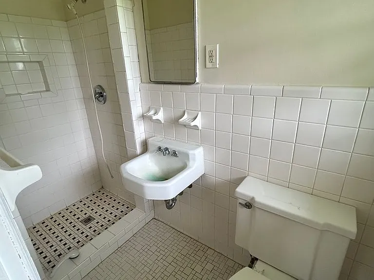 6 Georgian Dr — Photo 13