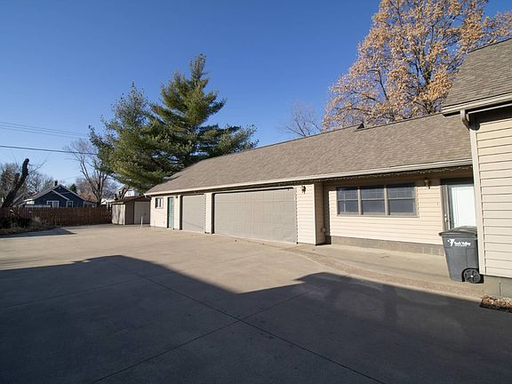 1228 16th St, Rock Valley, IA 51247 | MLS #11264216 | Zillow