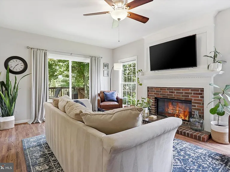 408 Huntfield Ct NE — Photo 14
