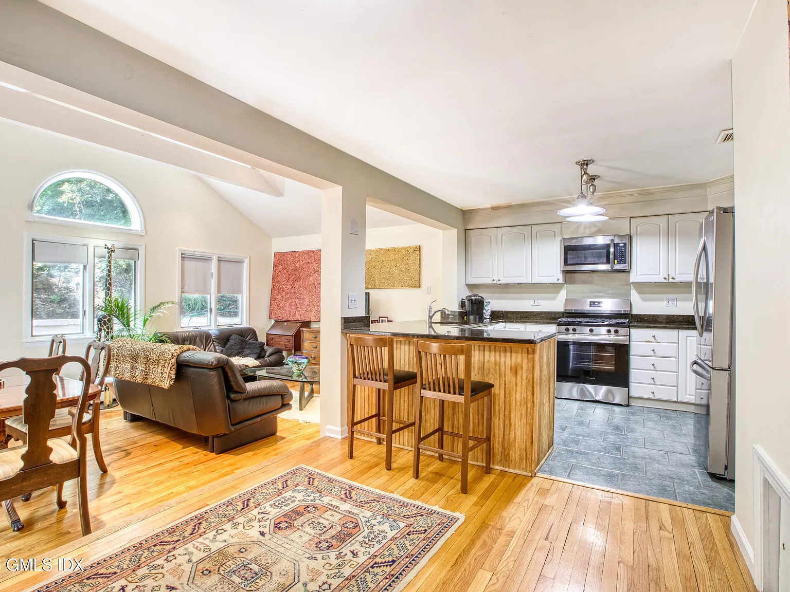 3 bed, 2.5 bath, $6,500 — Photo 4