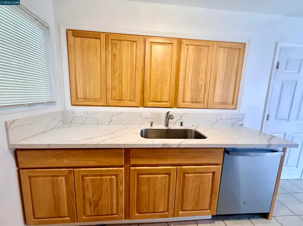 15 Lena Dr, American Canyon, CA 94503