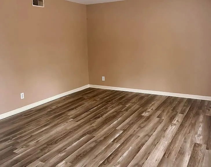 Cottonwood Apartments — Photo 7