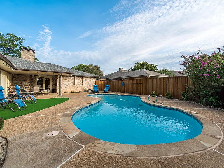 16095 Longvista Dr — Photo 27