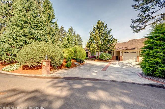 1st image of 208 Dubois Ct