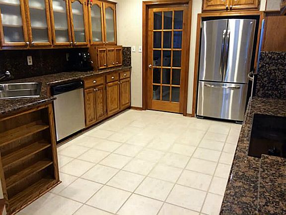 5th image of 821 Royal Birkdale Dr