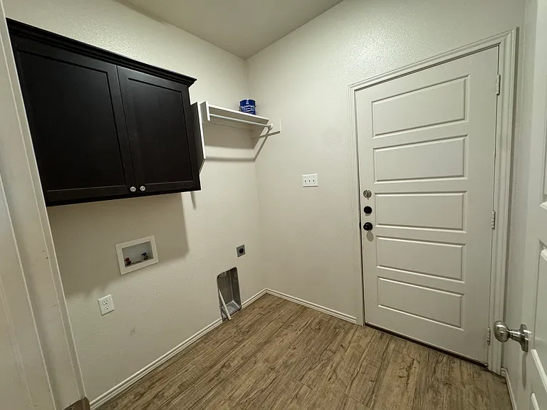 11824 Evanston Ave — Photo 15