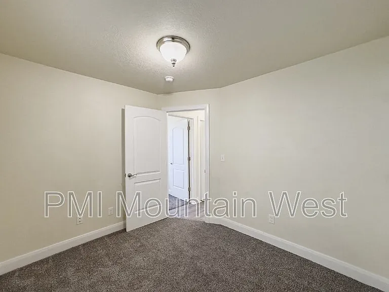 2779 W 5525 S #E-25 — Photo 17