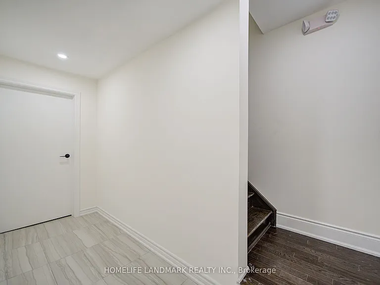 35 Red Giant St #BASEMENT — Photo 3