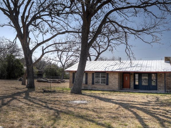 311 Patterson Creek, Leakey, TX 78873