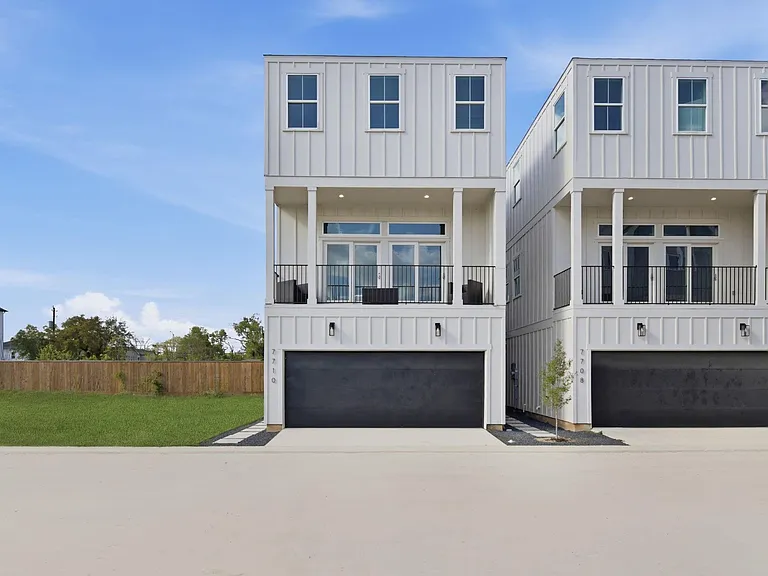 7704 Earl Rudder Way — Photo 1