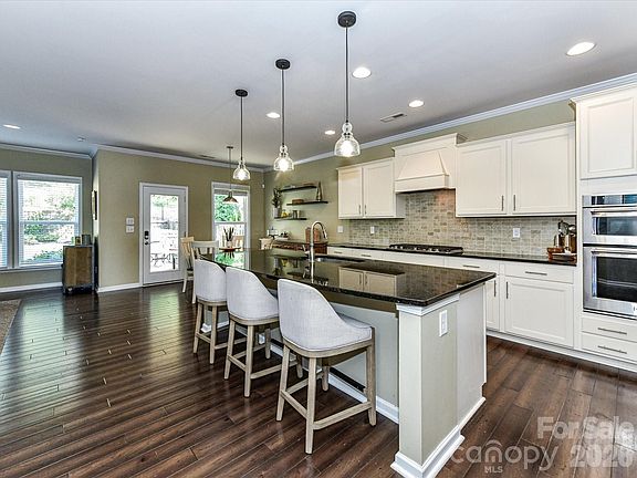 3rd image of 15788 Reynolds Dr