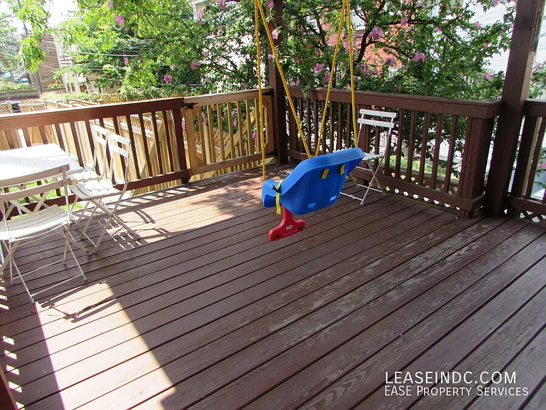 128 Adams St NW — Photo 17